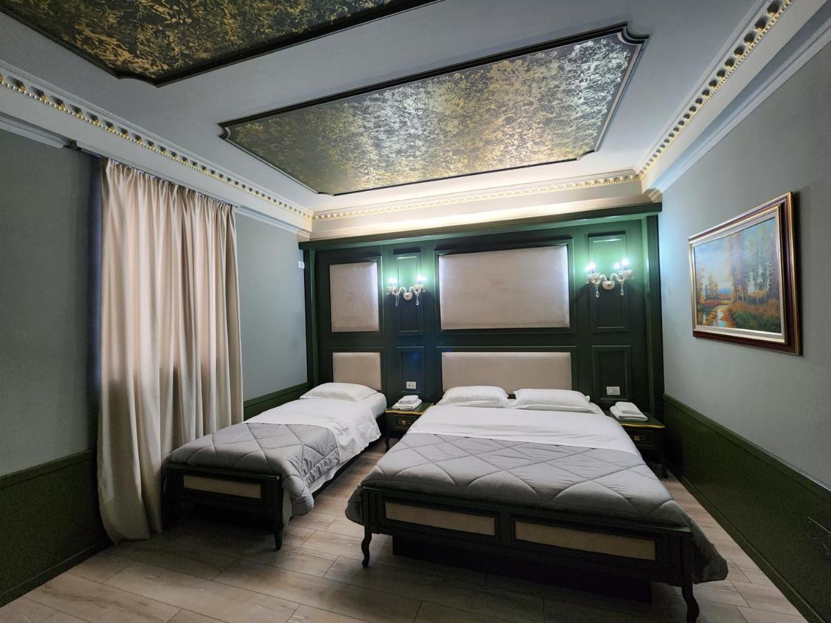 Hotel Lotus Tirana Exterior photo